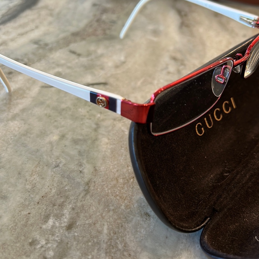 Gucci readers (frames)